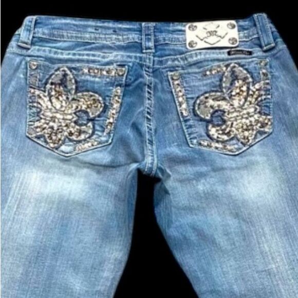 Miss Me Easy Crop Mid Rise Distressed Jeans 31x21.5 Bling Pockets EUC - Picture 3 of 13